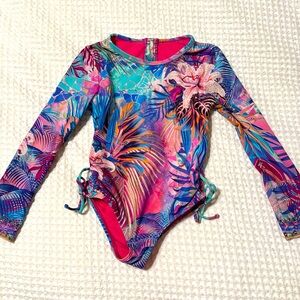 Little girls Camilla Rashgaurd 6